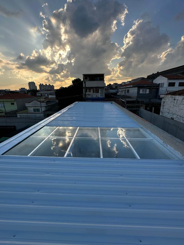 Cobertura Telha Sanduiche e Vidro