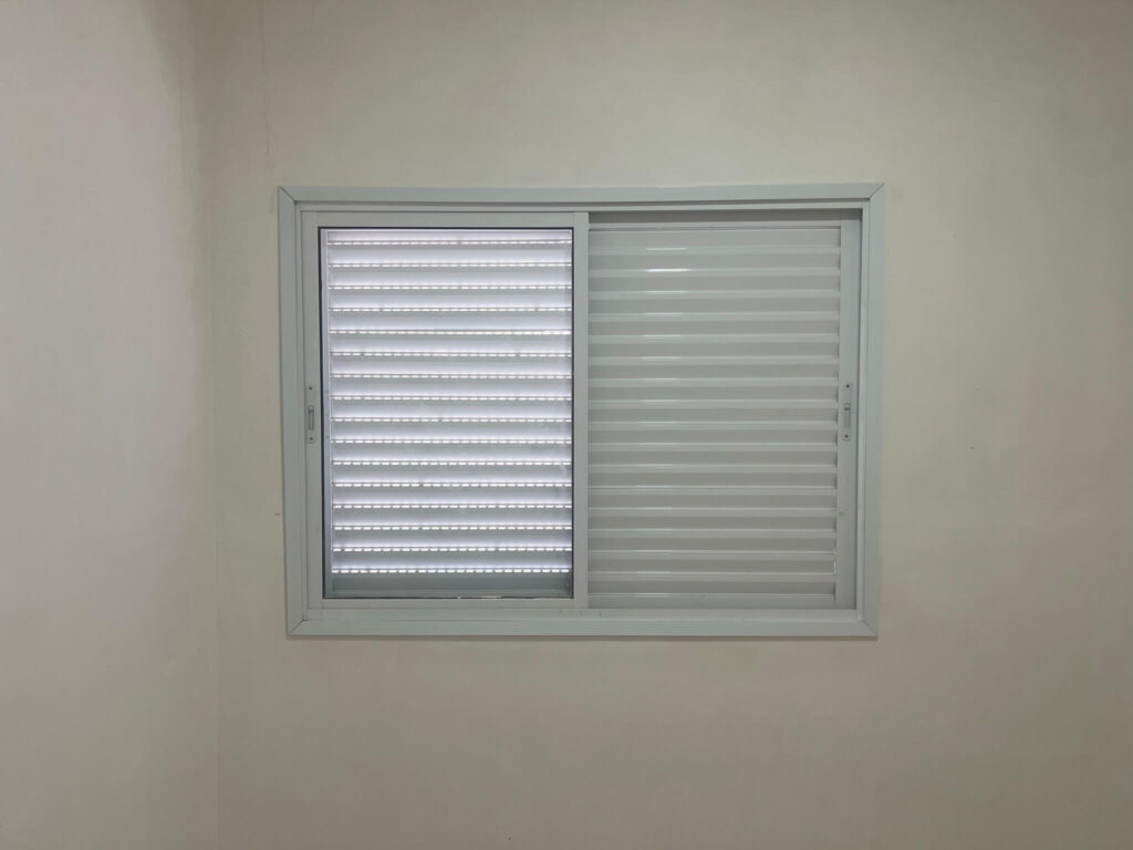 Janela Veneziana 3 folhas