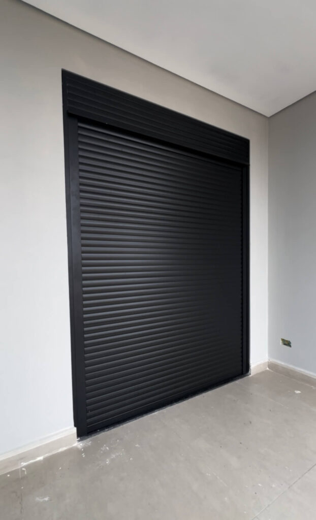 Porta Deslizante Persiana Integrada