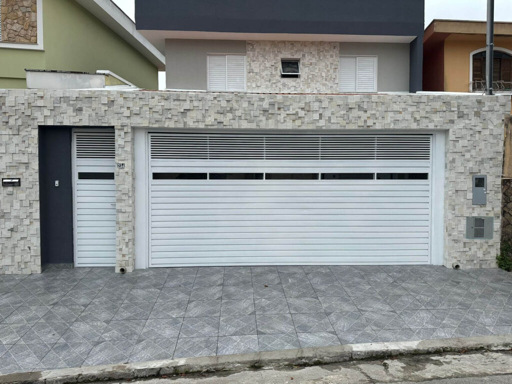 Portão Basculante Chapa M05